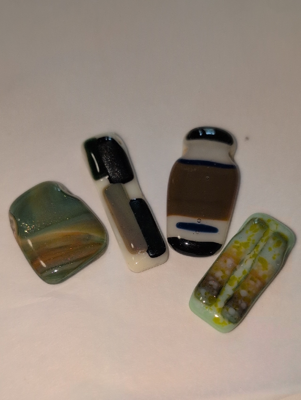 🌸2/$35🌸 Set Of 4 Multi-Color Fuzed Art Glass Pendants